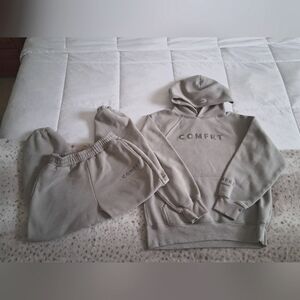 Comfrt Tranquil Set In Cement